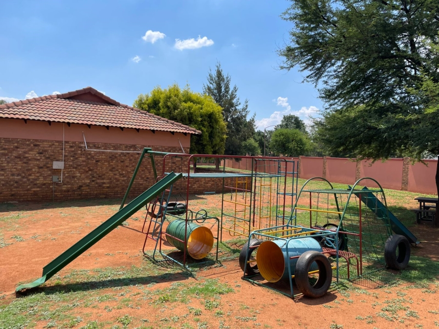 To Let 2 Bedroom Property for Rent in Vaalpark Free State